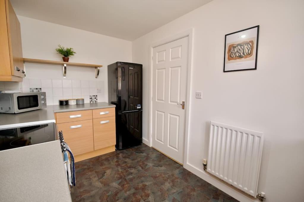 Vila Highley'S Nest - Fully Furnished Gem, Free Private Parking, Sky Tv & Netflix Coventry Exteriér fotografie
