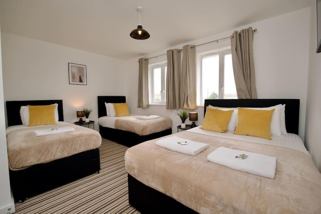 Vila Highley'S Nest - Fully Furnished Gem, Free Private Parking, Sky Tv & Netflix Coventry Exteriér fotografie