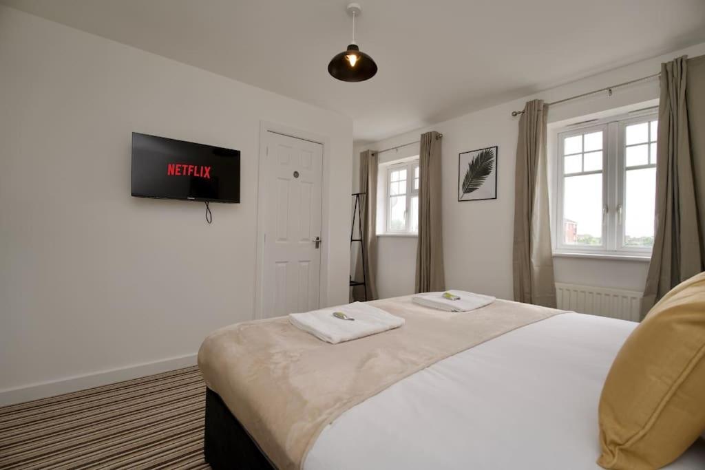 Vila Highley'S Nest - Fully Furnished Gem, Free Private Parking, Sky Tv & Netflix Coventry Exteriér fotografie