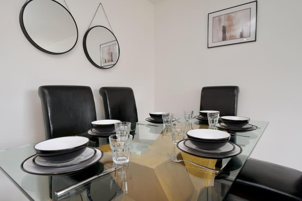 Vila Highley'S Nest - Fully Furnished Gem, Free Private Parking, Sky Tv & Netflix Coventry Exteriér fotografie