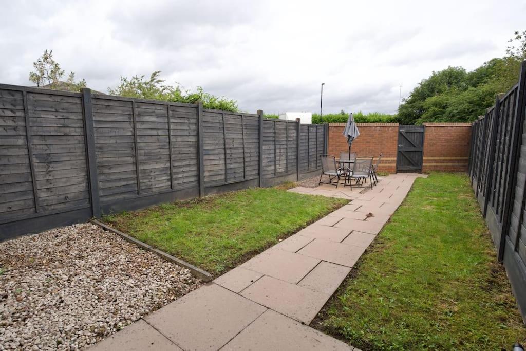 Vila Highley'S Nest - Fully Furnished Gem, Free Private Parking, Sky Tv & Netflix Coventry Exteriér fotografie